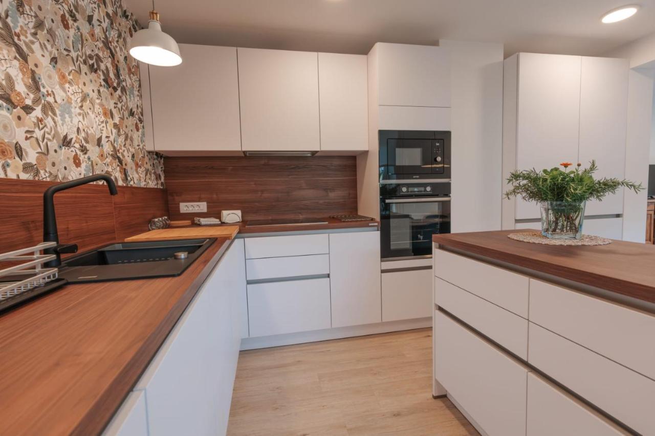 Apartma Lamberger Zirovnica Exterior foto